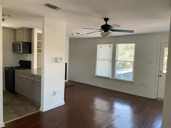 120 Maximillian St #120, Baton Rouge, LA 70802