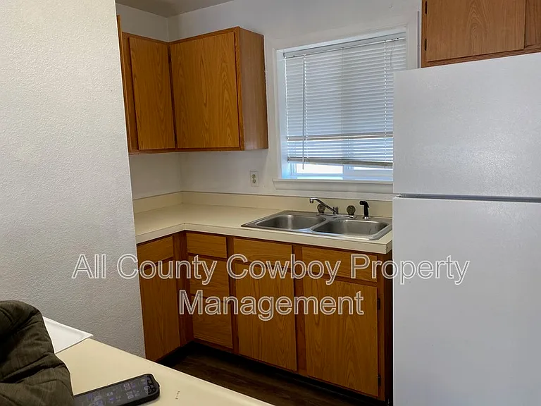 864 N 5th St #2 — Photo 3