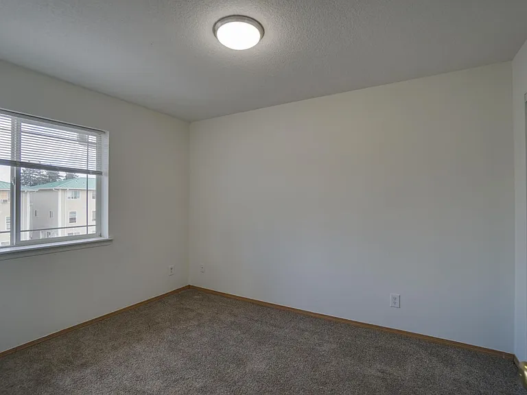 Beverly Rose Apartments — Photo 52