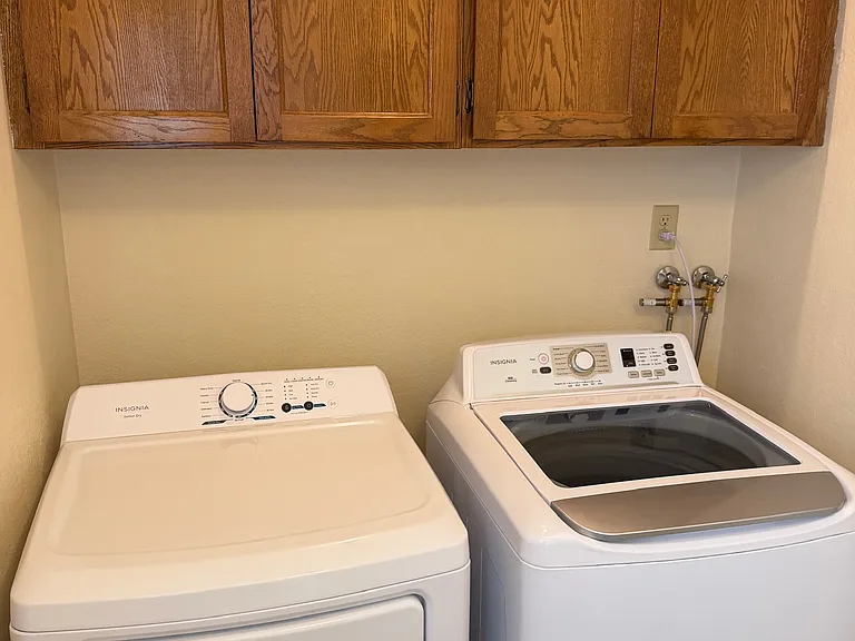 2069 Dolphin Dr — Photo 10