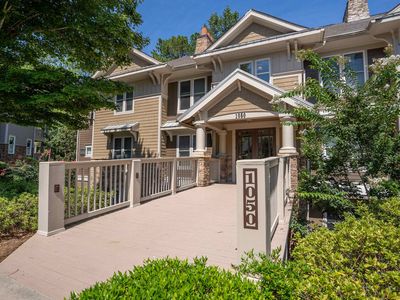 1050B Portage Trl, Greensboro, GA, 30642