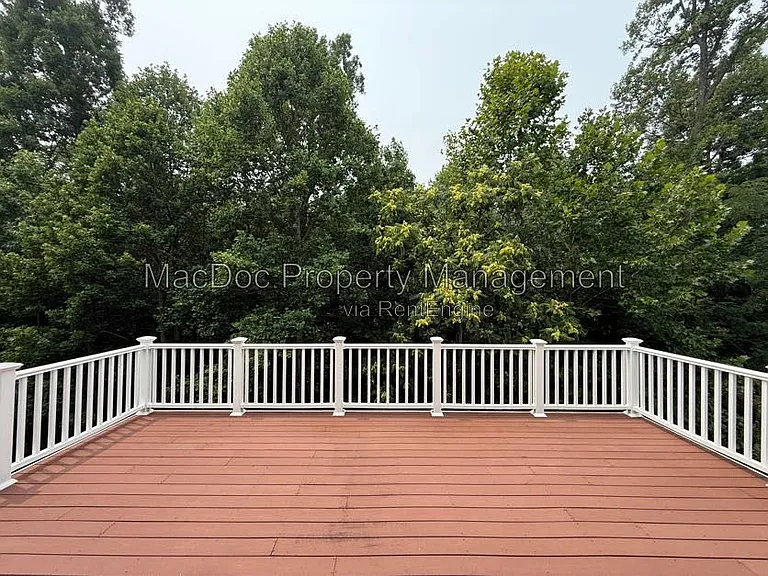 1404 Graham Dr — Photo 34