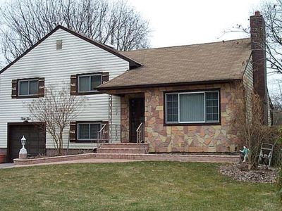 55 Middlecamp Road, Westbury, NY, 11590