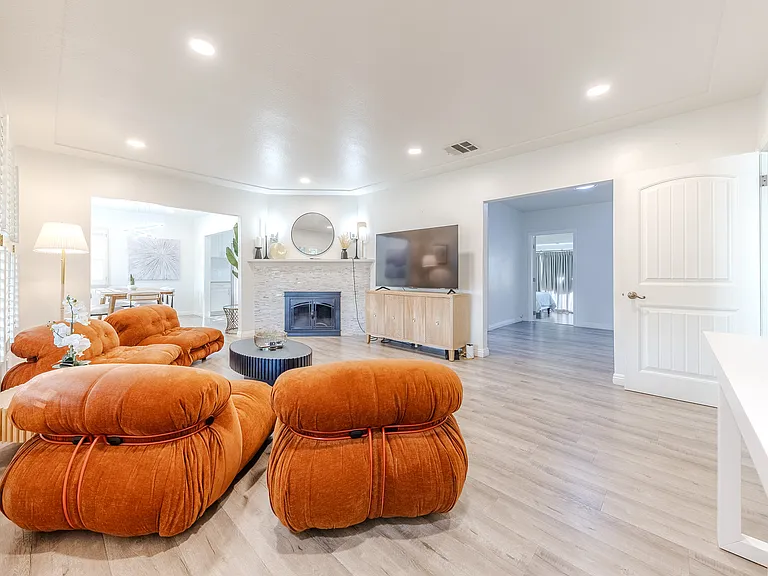 835 Bilton Way — Photo 15