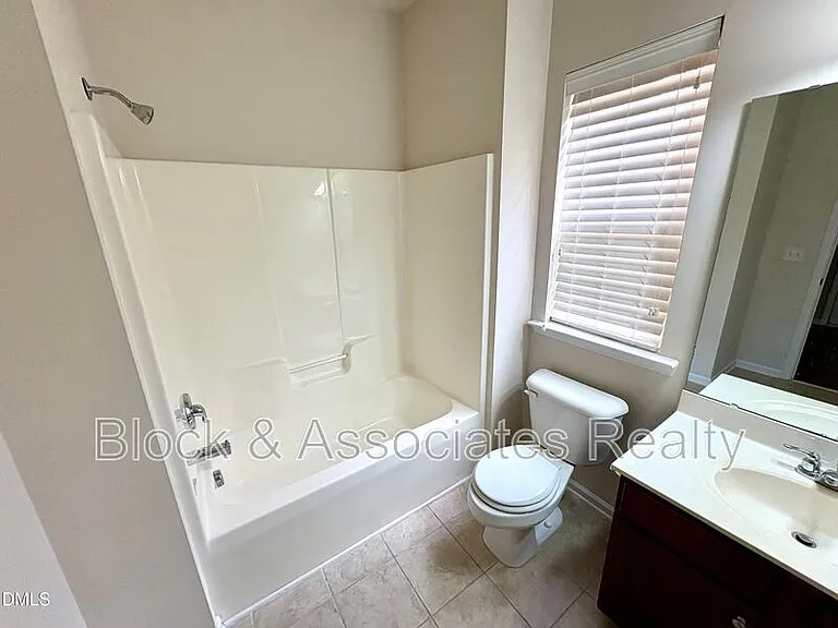 2705 Laurelcherry St — Photo 15