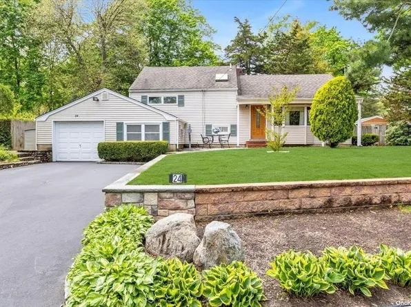 24 Scott Drive, Melville, NY 11747