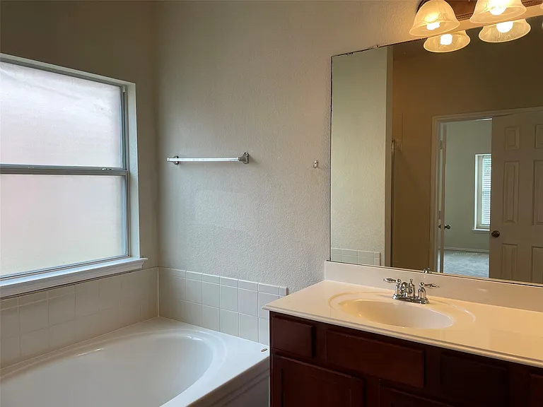 1013 Camp Verde Dr — Photo 17
