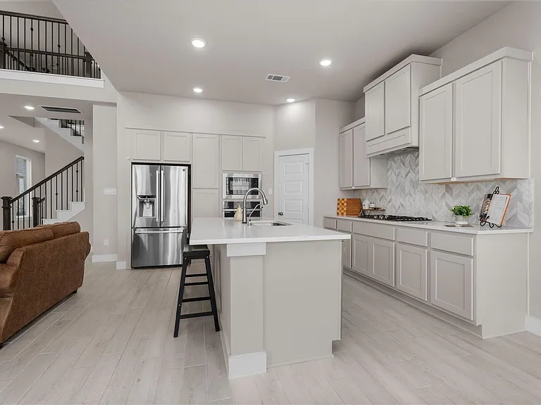 359 Mallorn Ln — Photo 16
