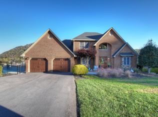 120 Valley View Ct, Hampton, TN 37658
