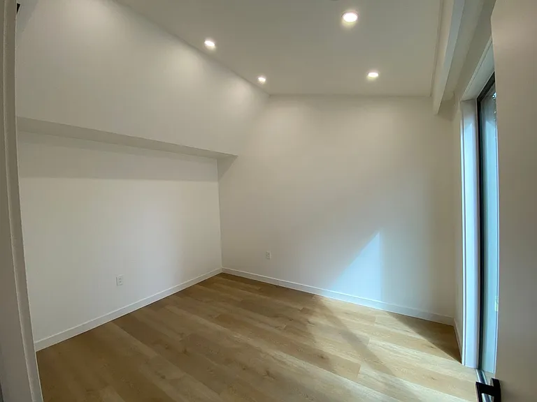 1320 River St — Photo 3