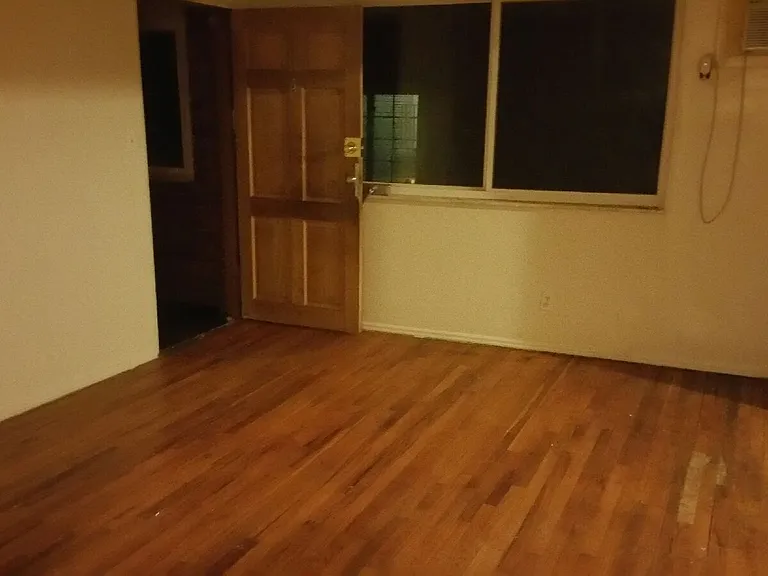 3019 Bracken Woods Ln #4 — Photo 2