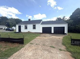 1048 E Clemmonsville Rd, Winston Salem, NC 27107