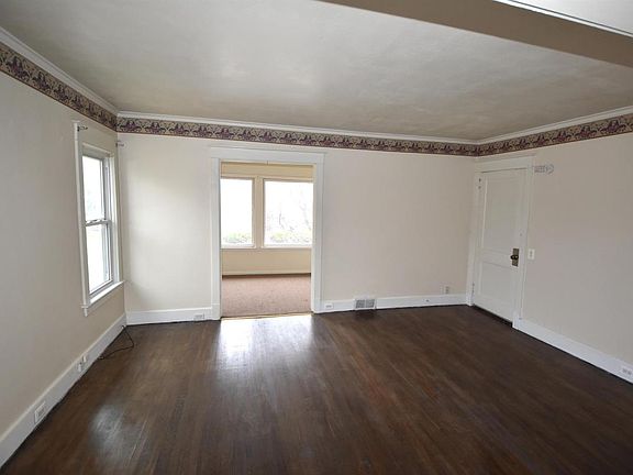 5th image of 26 Tompkins St APT 2