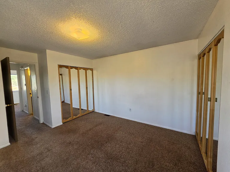 627 1/2 Highline Dr — Photo 13