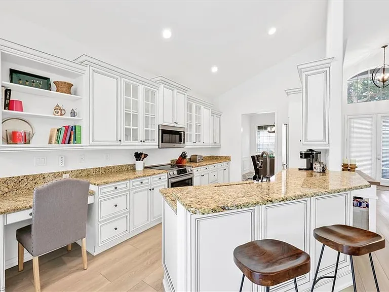 8924 Ventura Way — Photo 10