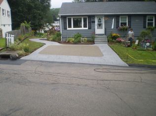 9 Miller Dr, West Warwick, RI 02893