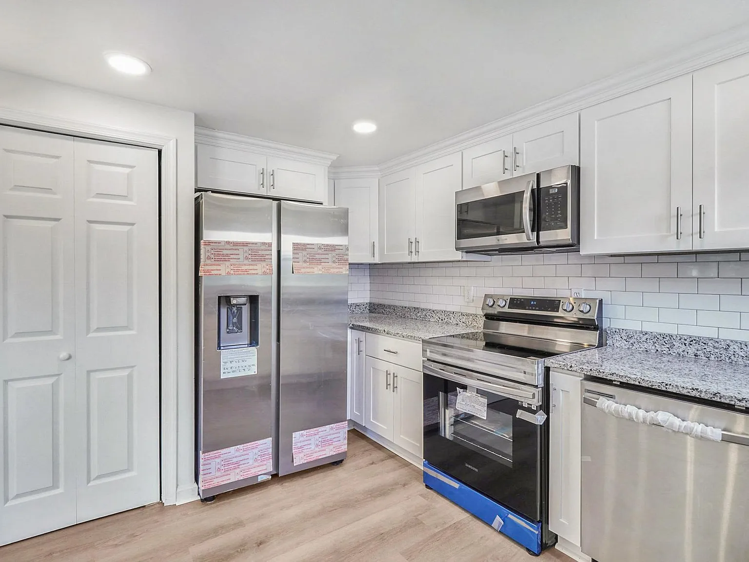 3 bed, 1185 sqft, $2,200 — Photo 2