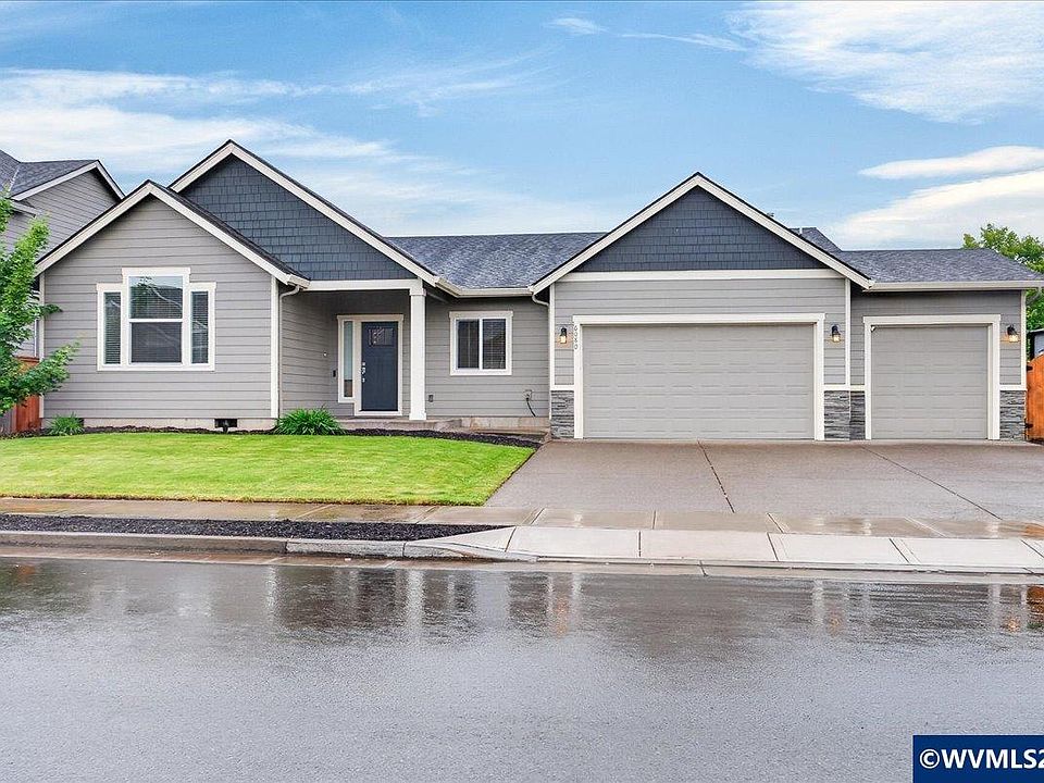 1st image of 6080 NE Tuscan Loop