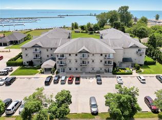 44 Robson Rd #216, Leamington, ON N8H 5E4