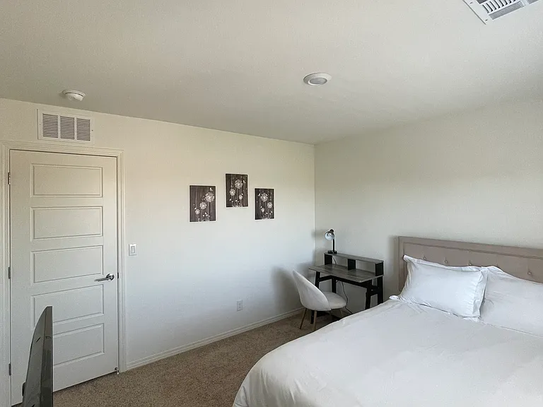 4938 Amberlyn St — Photo 38