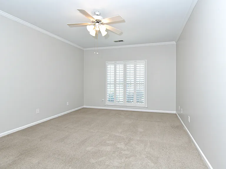 1326 Berwick Dr — Photo 15
