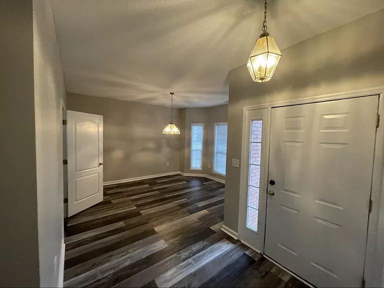 219 W Sunset Cir — Photo 1