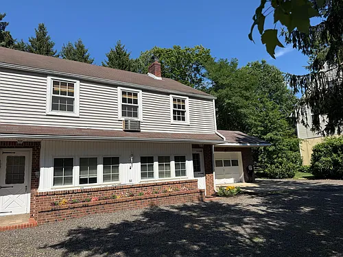 106 Morgan Ave Photo 1
