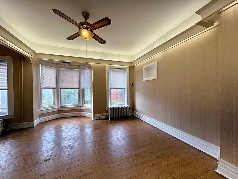 48 E Princess St #2 — Photo 18