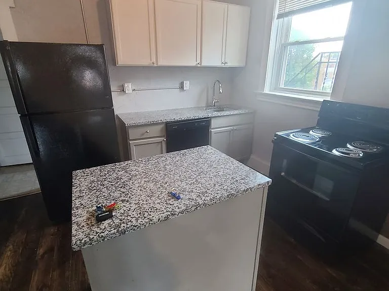 225 South Millvale Avenue — Photo 50