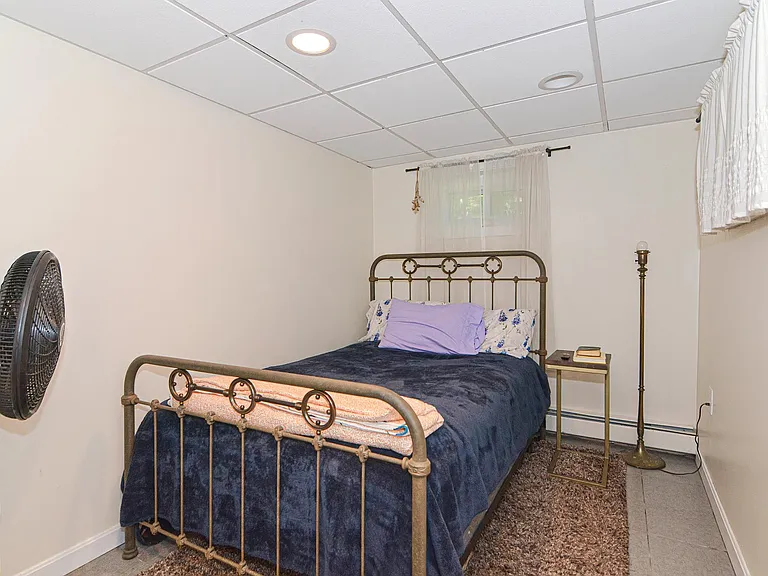 8 Donald Rd — Photo 12