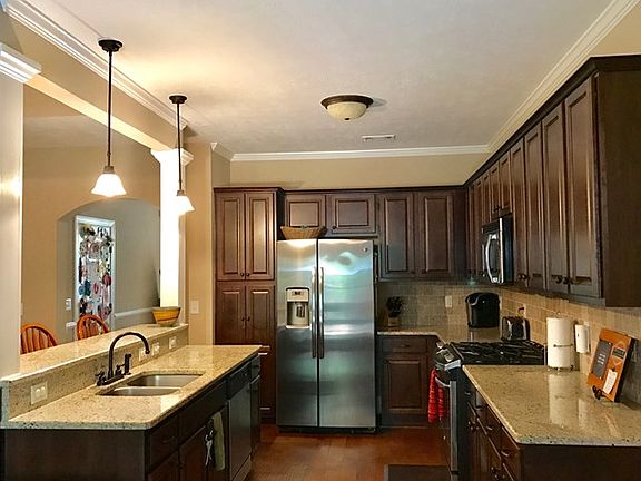 5th image of 344 Norfolk Dr