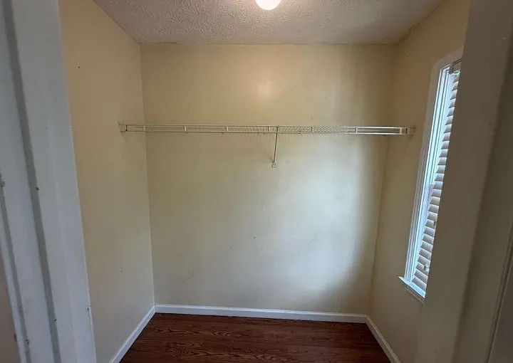3 bed, 1728 sqft, $1,500 — Photo 2