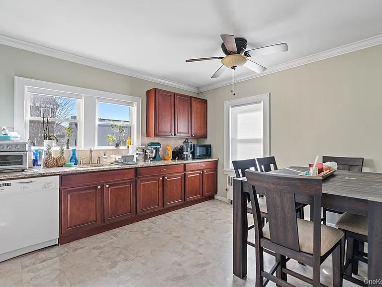 204 Lakeview Ave — Photo 5