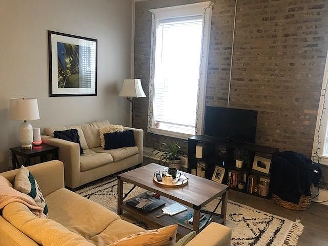 1st image of 2225 N Leavitt St #2R