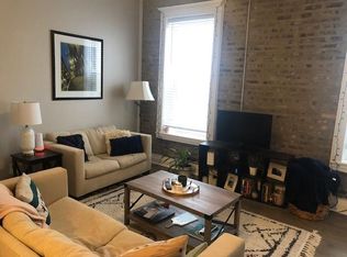 2225 N Leavitt St #2R, Chicago, IL 60647