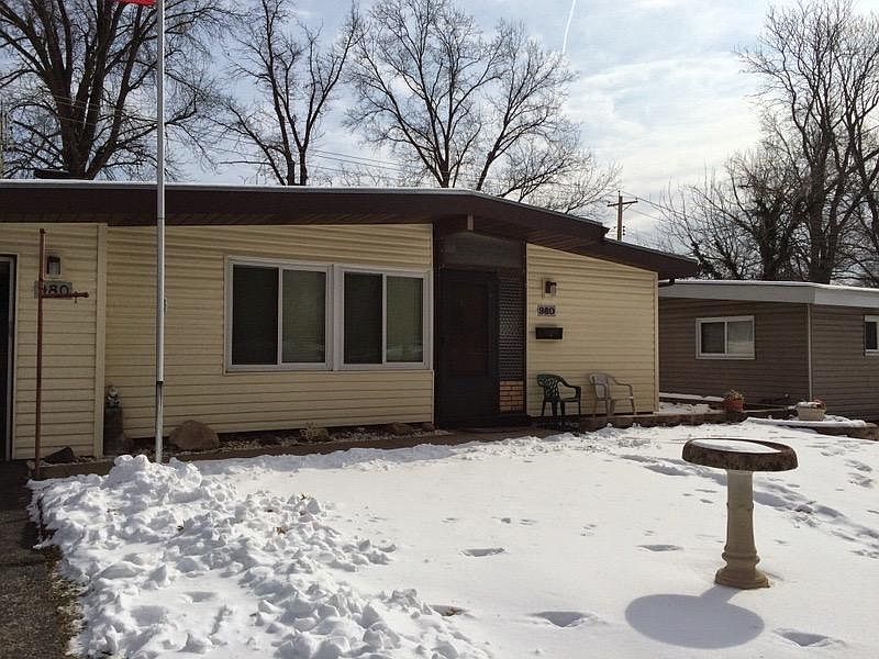 1st image of 980 Robinwood Dr