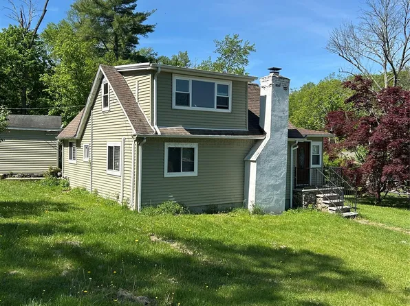 11 Glendale Road, Greenwood Lake, NY 10925