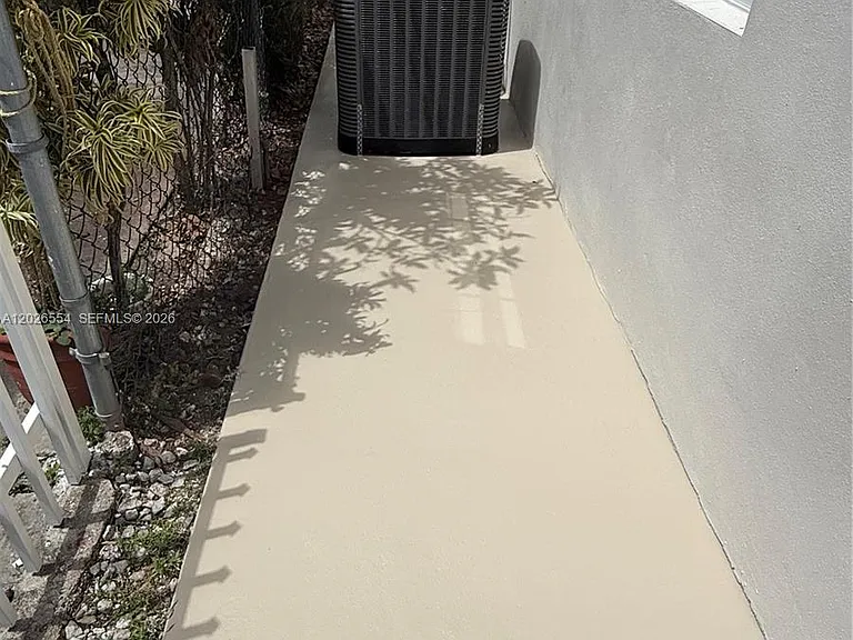 370 Flagami Blvd — Photo 33