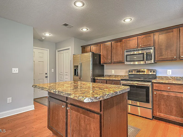 1092 Aberlea Valley Cir — Photo 10