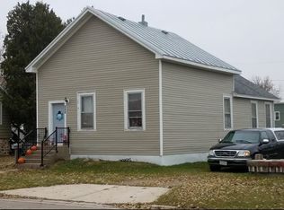 211 Center St, Oconto, WI 54153