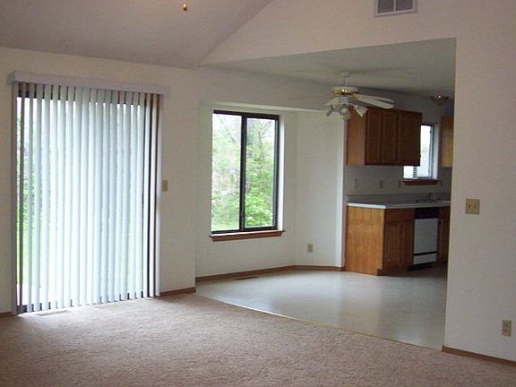 5th image of 3094 S Overhill Ct