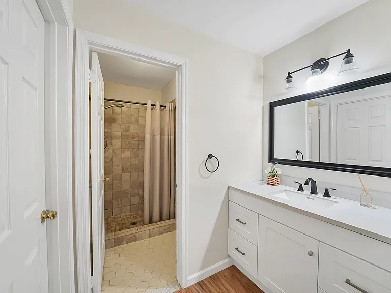 115 Wycombe Pl — Photo 11