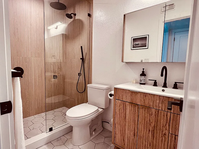 500 E Riverside Dr — Photo 12