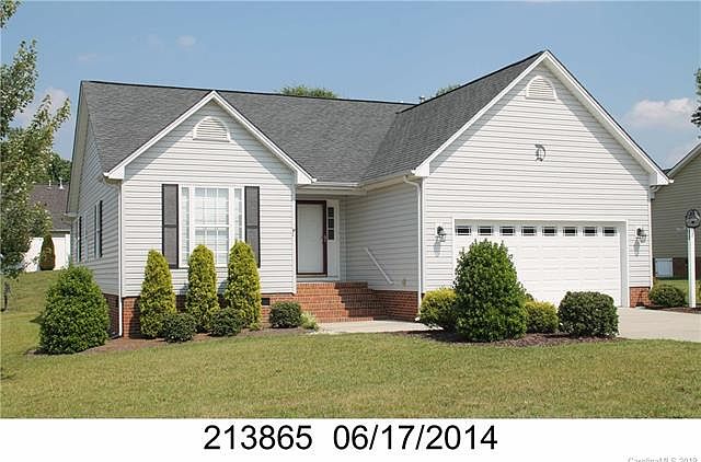 1st image of 3028 Hereford Ln