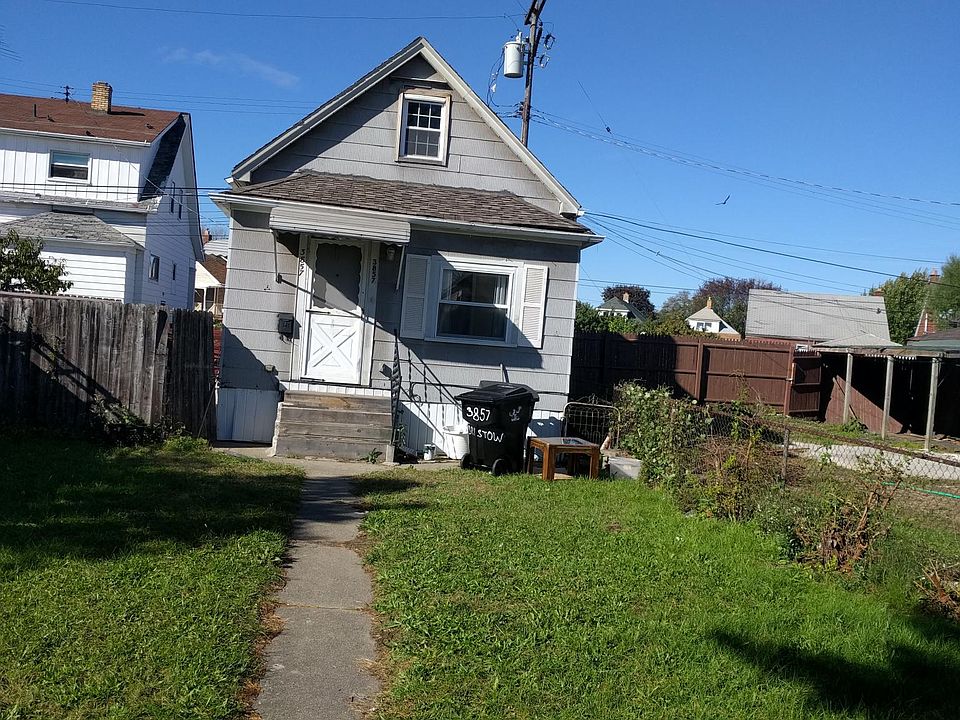 2nd image of 3857 Bristow St