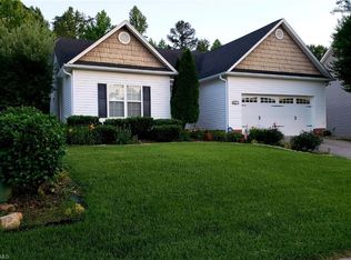 842 Winterside Ln, Winston Salem, NC 27107