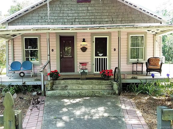 2nd image of 8300 E Magnolia St