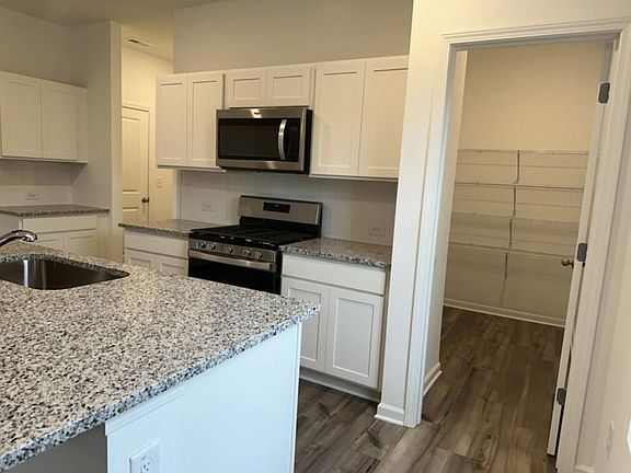 3rd image of 2069 Boxwood Cir SE