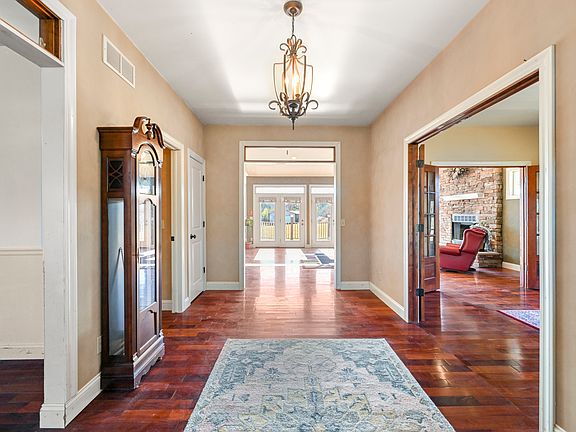 5th image of 3803 Coyote Run Ln