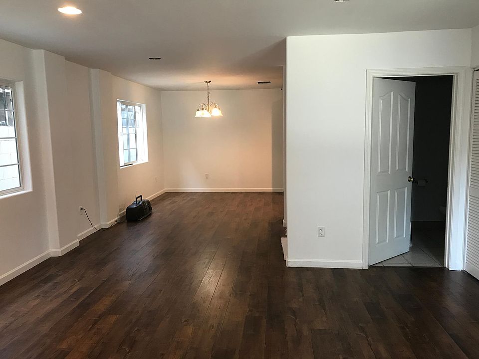 1st image of 13914 Bessemer St Unit 3